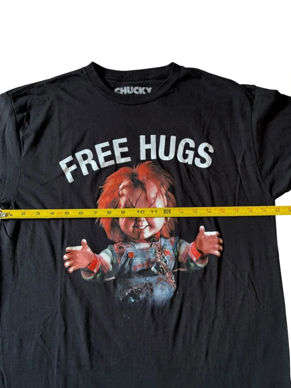 Chucky Black Short Sleeve 'Free Hugs' Graphic T-Shirt Youth Size Large